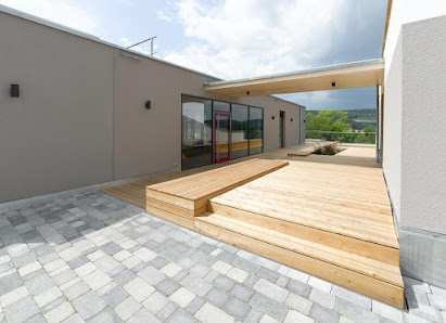 E. Scharpf Holzbau Restaurierung Zimmerei Dachdecker Klempner Dachfenster – Bild