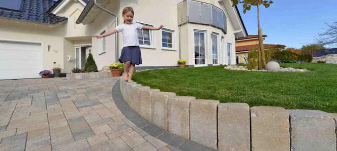 KANN GmbH Baustoffwerke Fürstenfeldbruck / Werk und Mustergarten – Bild