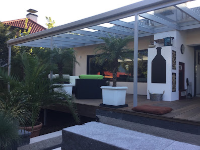 Systembau Bruckert Terrassendächer/Wintergarten/Geländer/Fassaden/Anbaubalkone/Türen/Vordächer – Bild