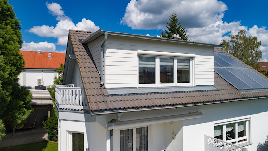 HOLZBAU WEISS – Bild